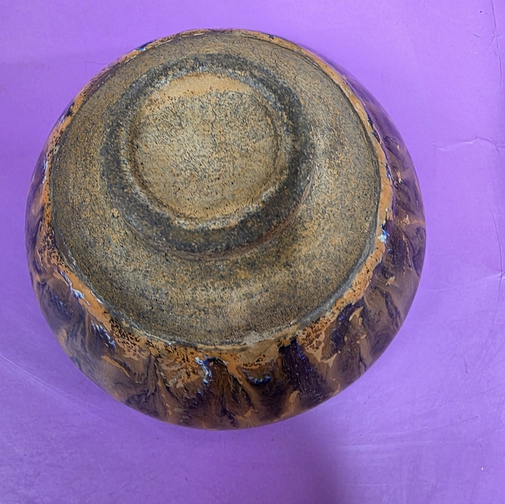 Chinese Porcelain Bowl With Multiple Colors - Picture 2 of 8